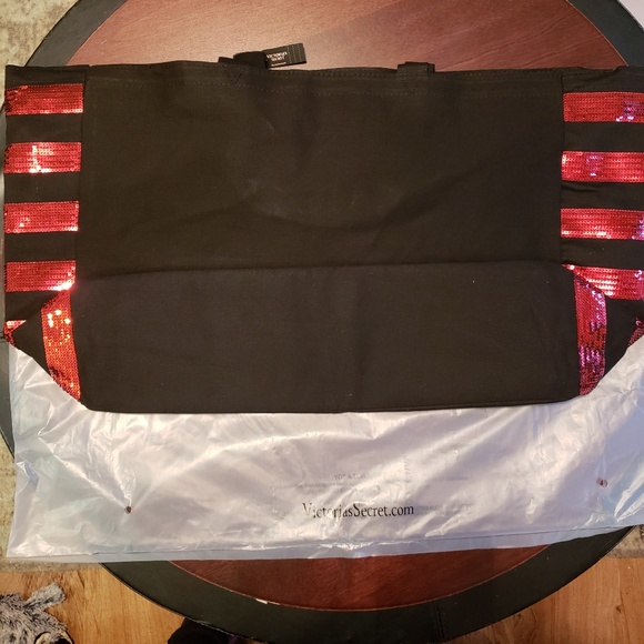 New! VS Sequin Tote Bag - Picture 4 of 8